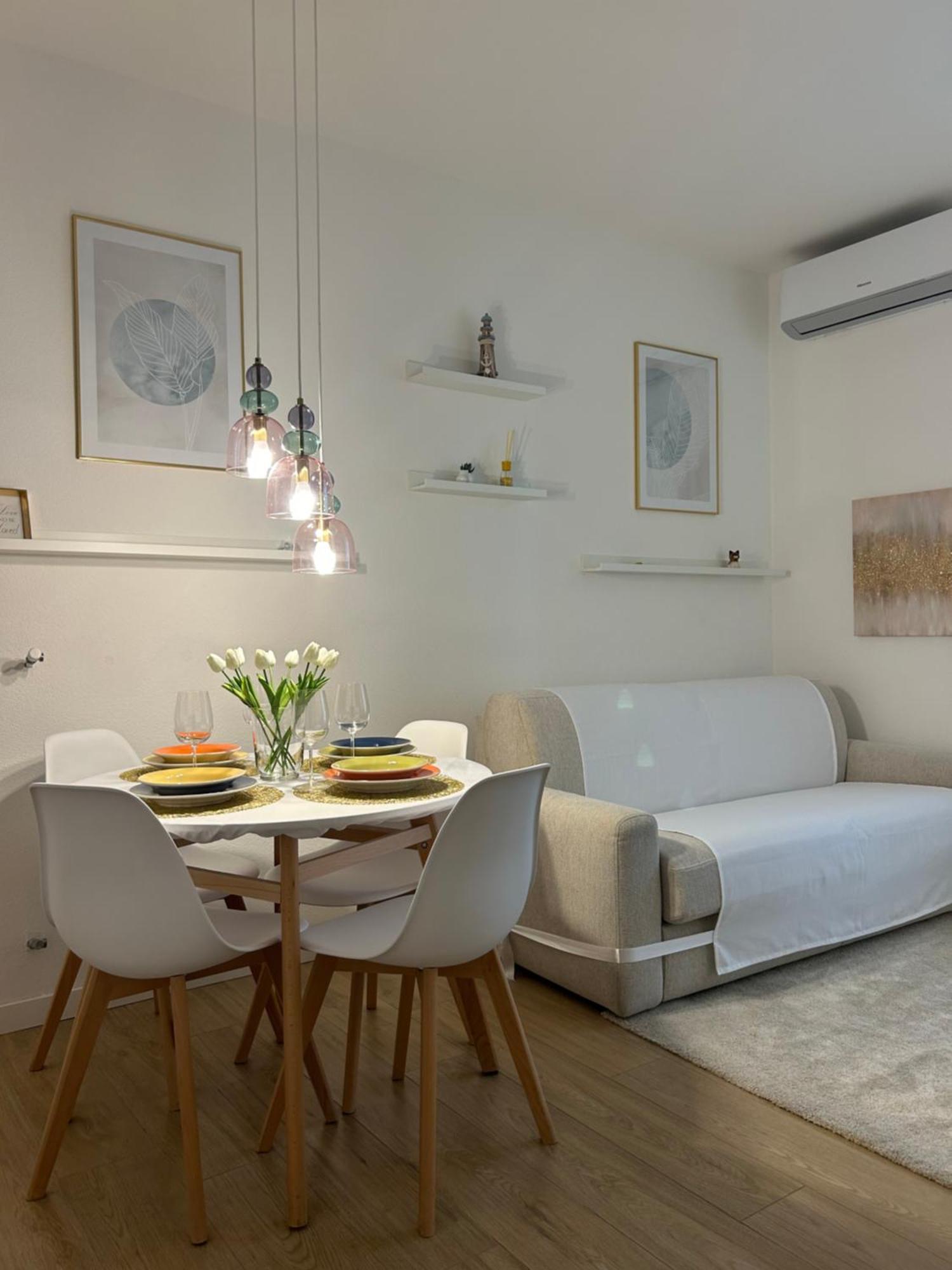 V&C Home Rental Specialist Appartamenti Fronte Lago Maggiore Germignaga Exterior photo